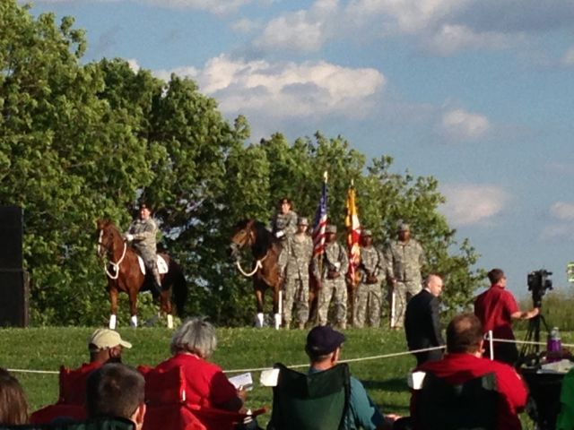 Presentation of the colors.